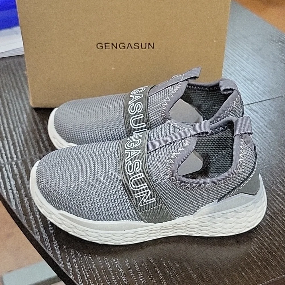 Gengasun gray toddler boys girls lightweight breathable mesh sport shoe…sz 8 NEW